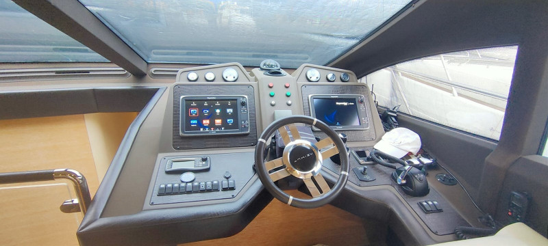 64 FLYBRIDGE 2015 AZIMUT YACHTS
