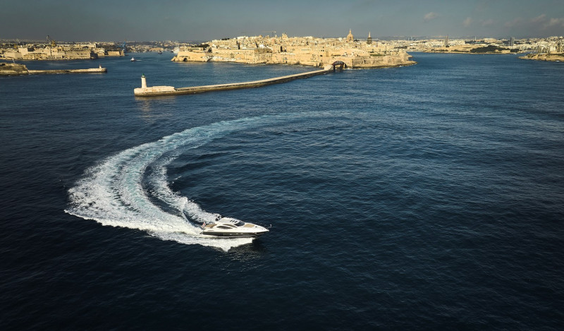 PREDATOR 64 2010 SUNSEEKER