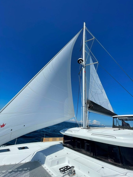 2025 LAGOON CATAMARANS