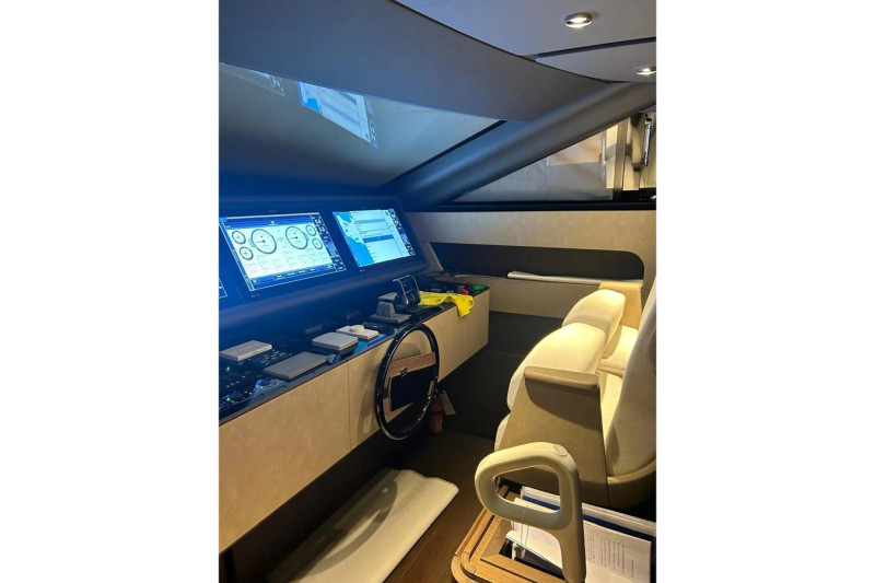 FERRETTI YACHTS 860 2023 FERRETTI YACHTS
