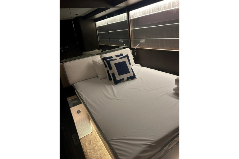 FERRETTI YACHTS 860 2023 FERRETTI YACHTS