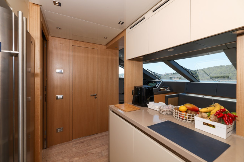 SL86 2019 SANLORENZO YACHTS