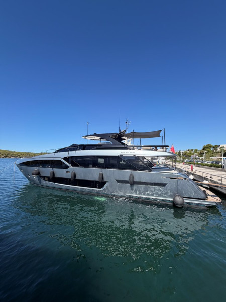90 ARGO 2024 RIVA YACHT