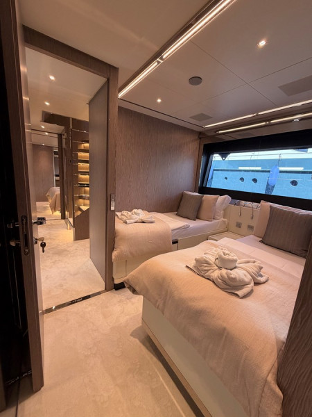 90 ARGO 2024 RIVA YACHT