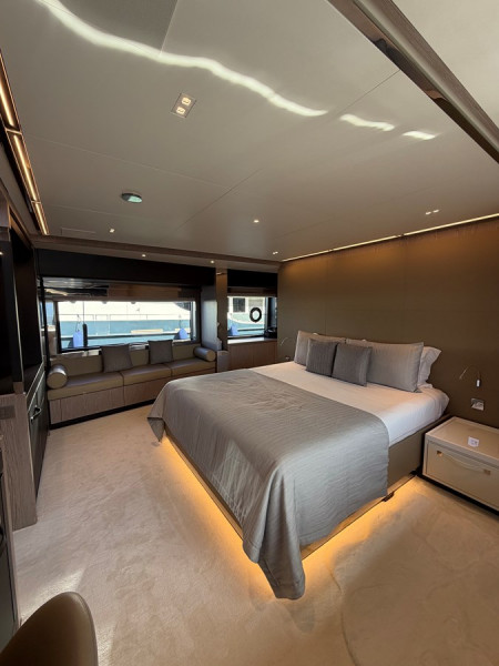90 ARGO 2024 RIVA YACHT