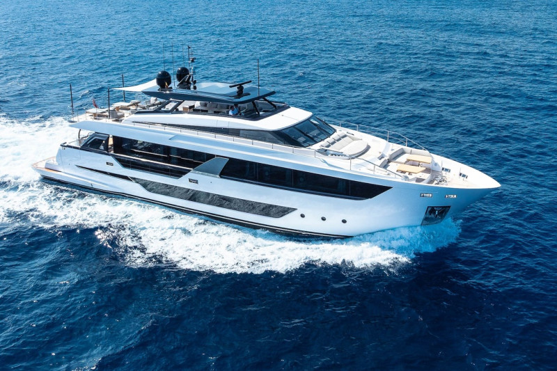 1000 2025 FERRETTI YACHTS