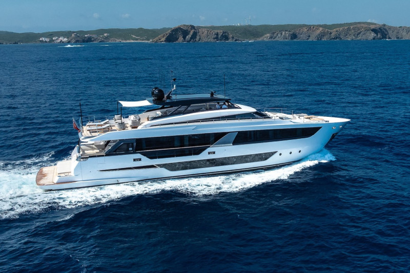 1000 2025 FERRETTI YACHTS
