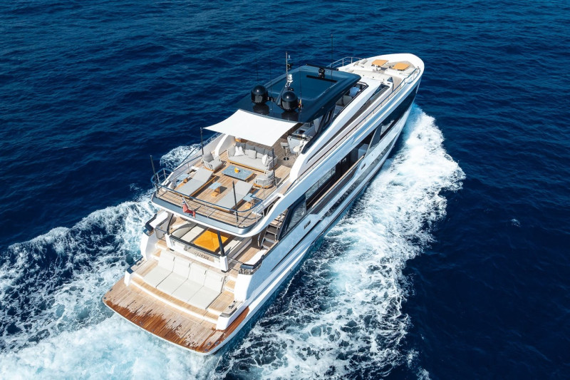 1000 2025 FERRETTI YACHTS
