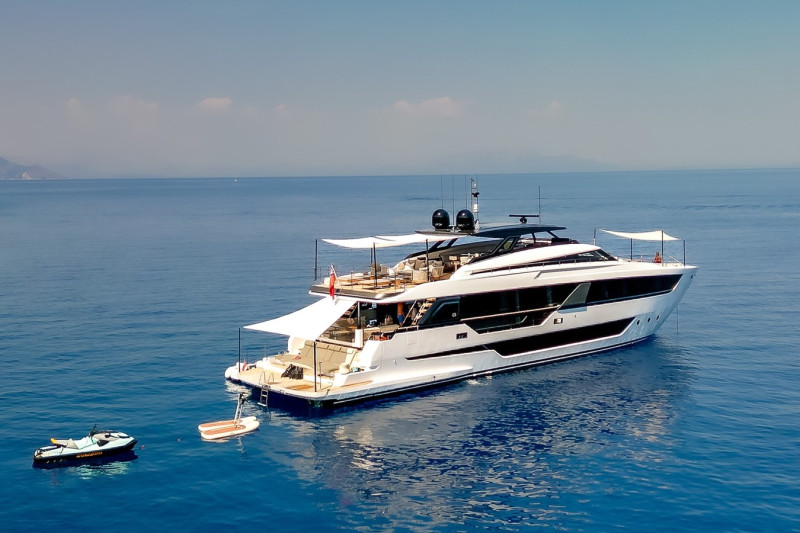 1000 2025 FERRETTI YACHTS