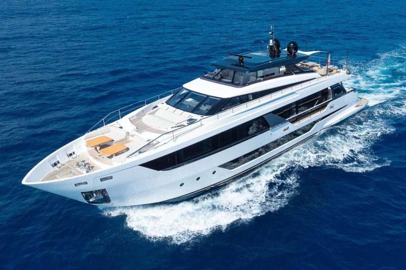 1000 2025 FERRETTI YACHTS