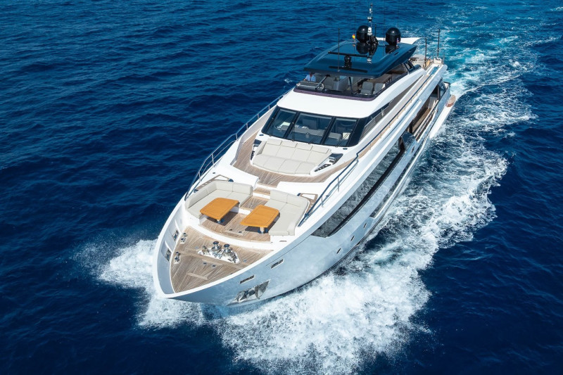 1000 2025 FERRETTI YACHTS