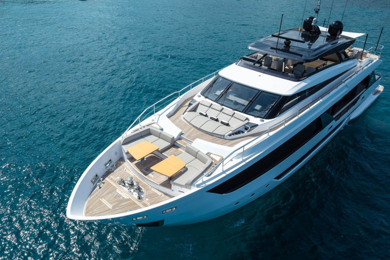 1000 2025 FERRETTI YACHTS
