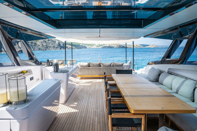 1000 2025 FERRETTI YACHTS