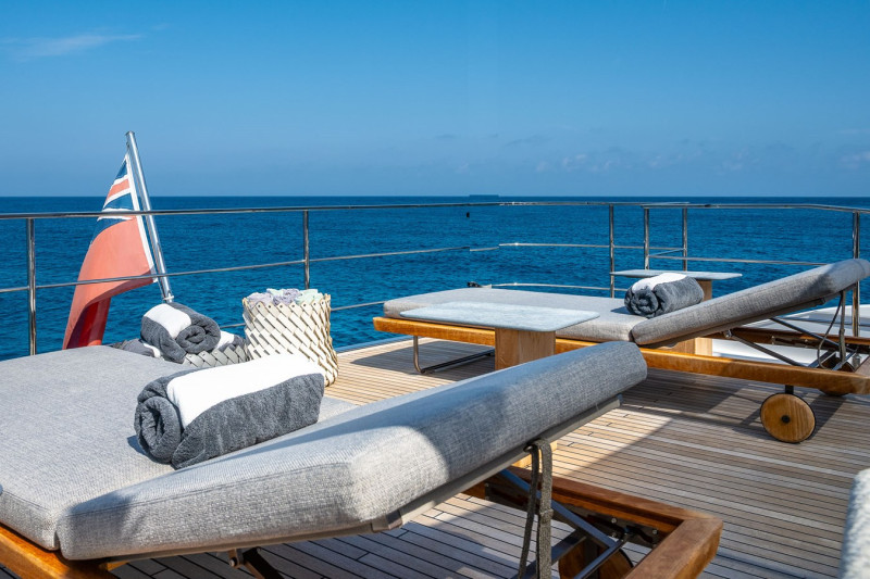 1000 2025 FERRETTI YACHTS