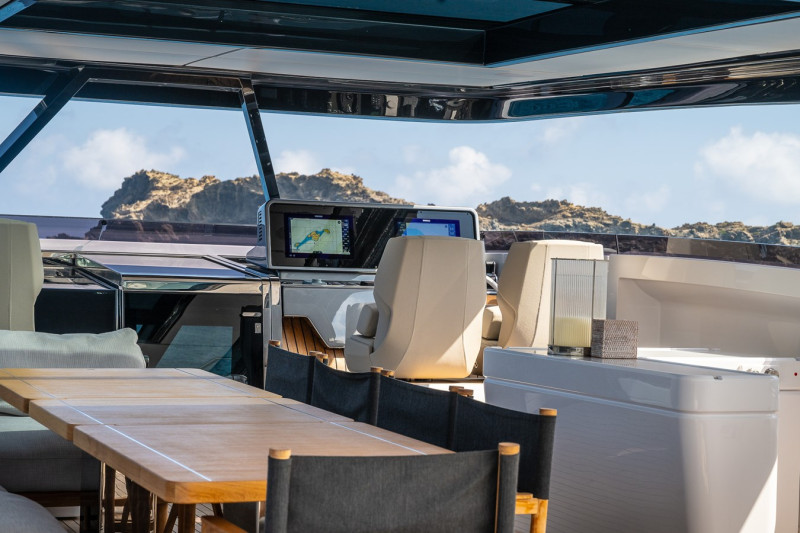 1000 2025 FERRETTI YACHTS