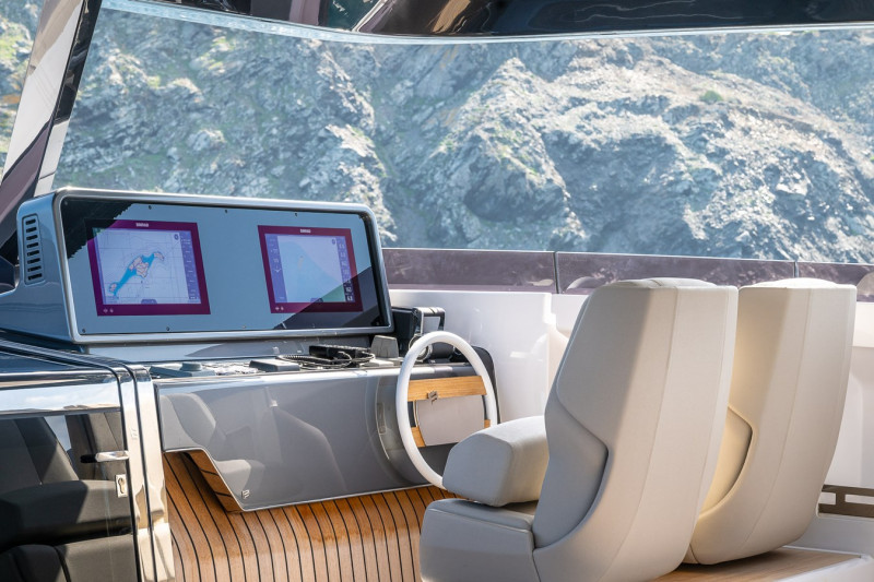 1000 2025 FERRETTI YACHTS