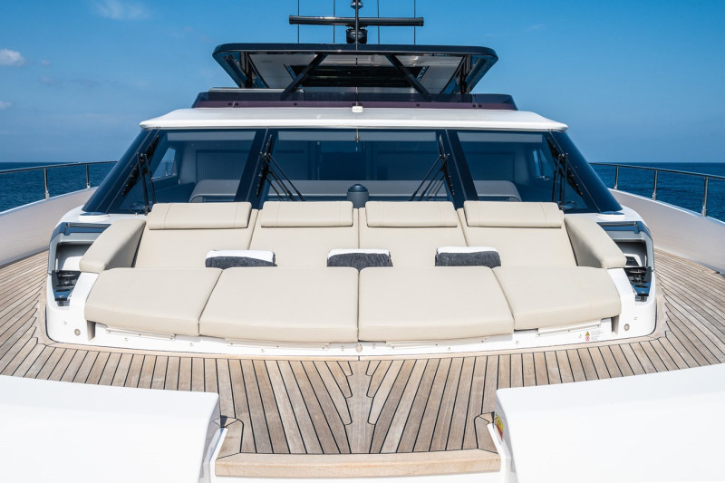 1000 2025 FERRETTI YACHTS