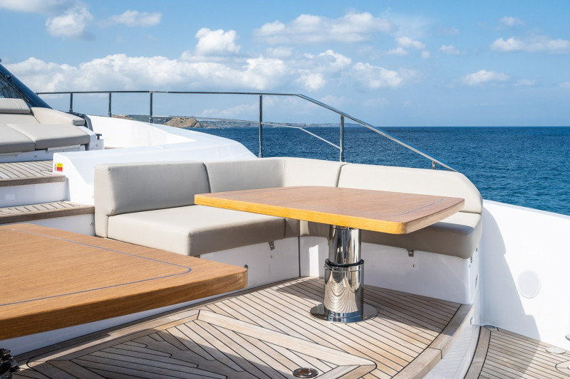 1000 2025 FERRETTI YACHTS