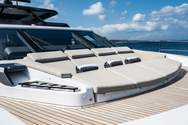 1000 2025 FERRETTI YACHTS