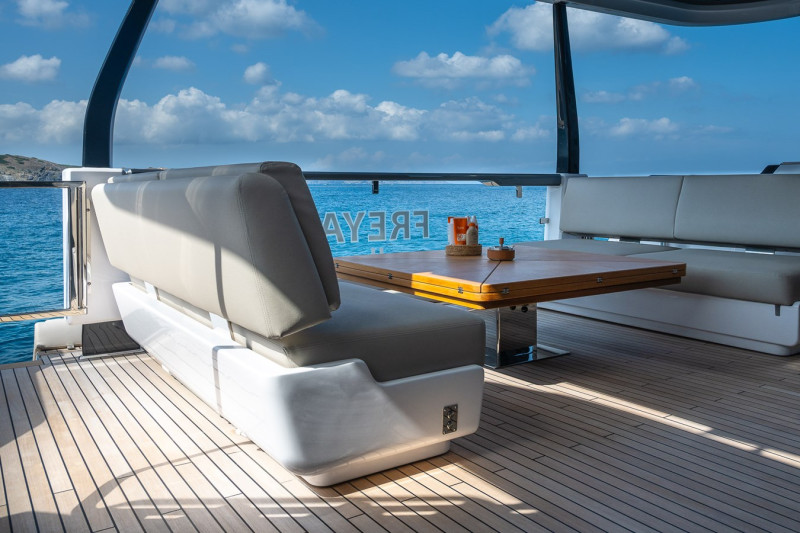 1000 2025 FERRETTI YACHTS