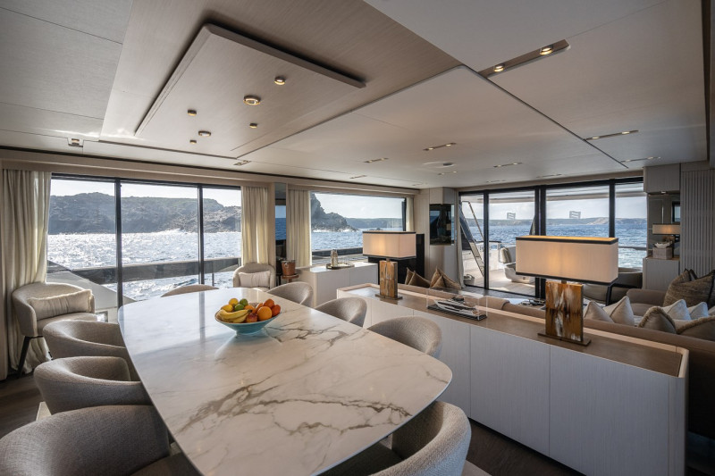 1000 2025 FERRETTI YACHTS