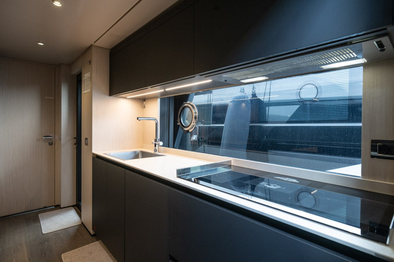 1000 2025 FERRETTI YACHTS