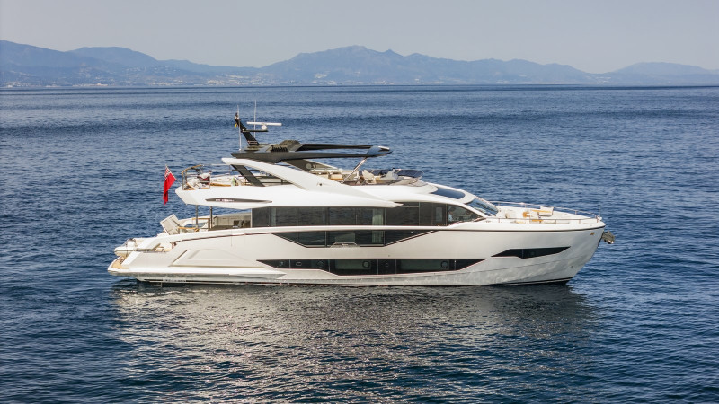90 OCEAN 2022 SUNSEEKER