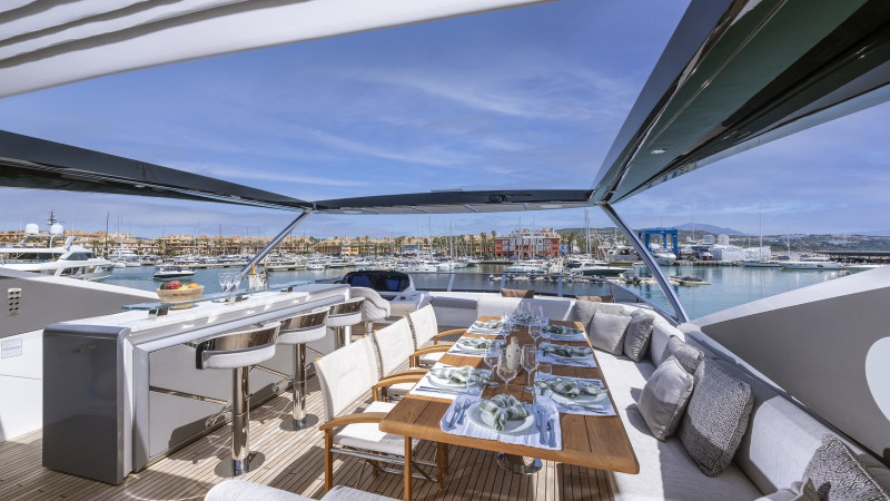90 OCEAN 2022 SUNSEEKER