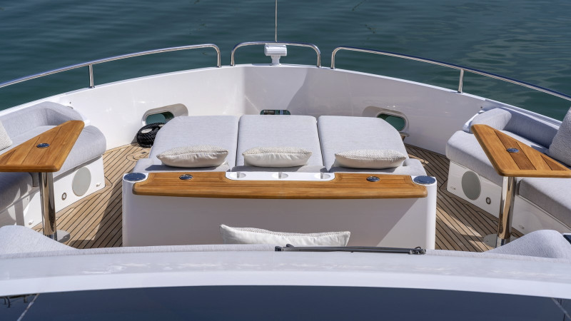 90 OCEAN 2022 SUNSEEKER