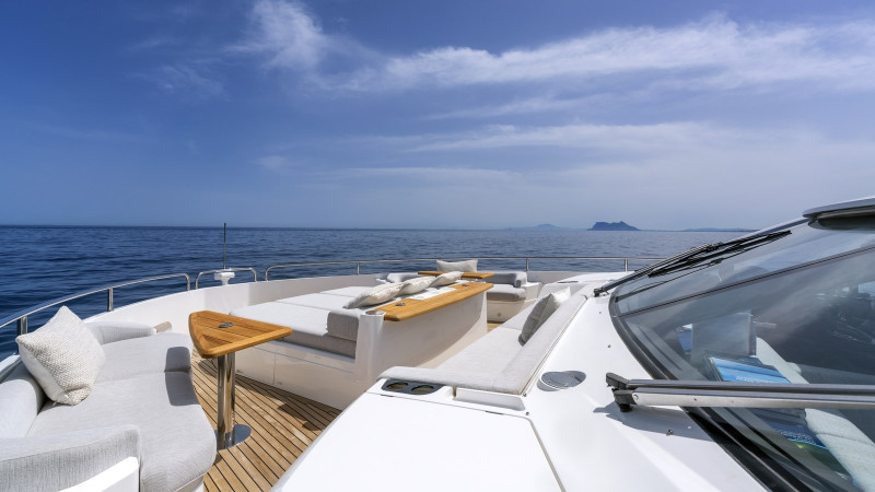 90 OCEAN 2022 SUNSEEKER