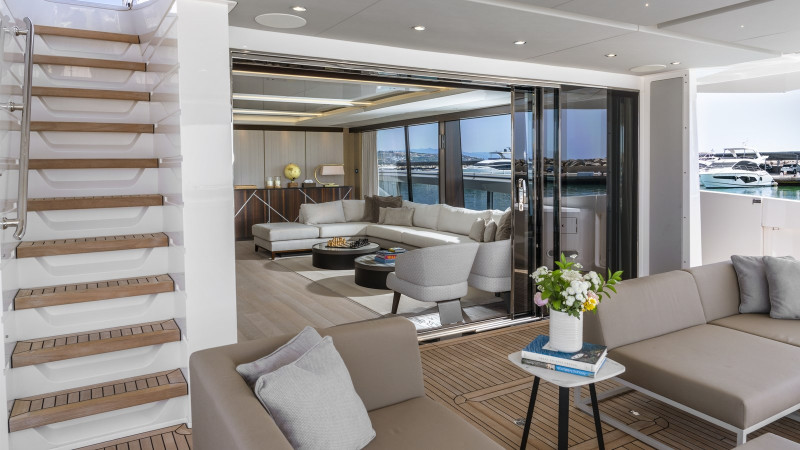 90 OCEAN 2022 SUNSEEKER
