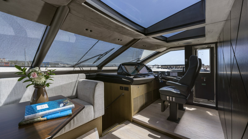 90 OCEAN 2022 SUNSEEKER
