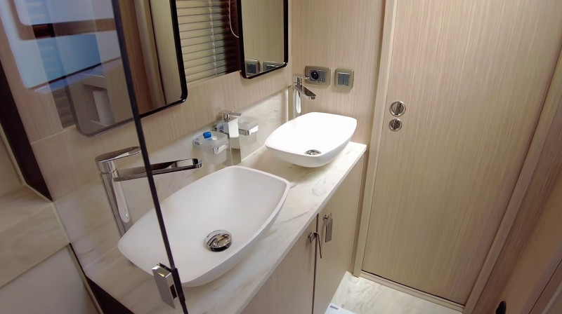 Prestige 5.7 2025 PRESTIGE YACHTS
