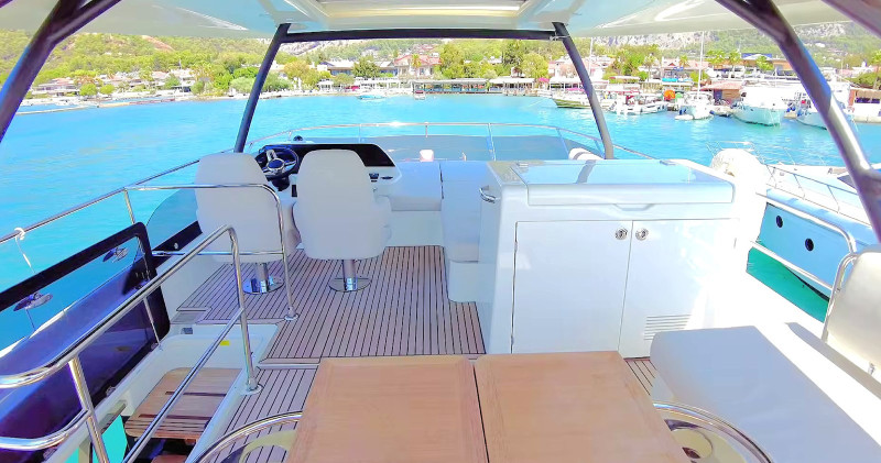 Prestige 5.7 2025 PRESTIGE YACHTS