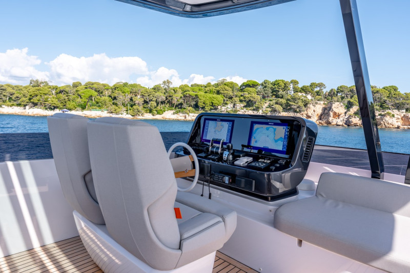 2026 FERRETTI YACHTS